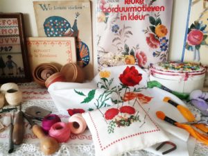 borduurwerk en garens in TextielHuismuseum