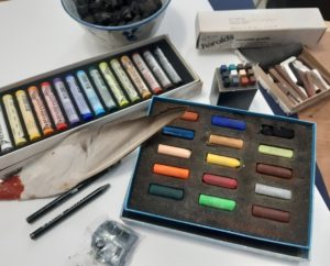 materialen benodigd bij de cursus tekenen met zachte krijtsoorten